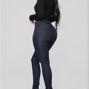 FASHIONNOVA’s NEW classic high waist skinny jean